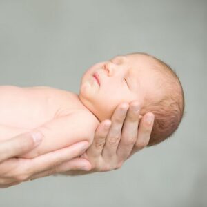 Read more about the article Ecofriends, Sudahkah Mengetahui Cara Memegang Newborn Baby?